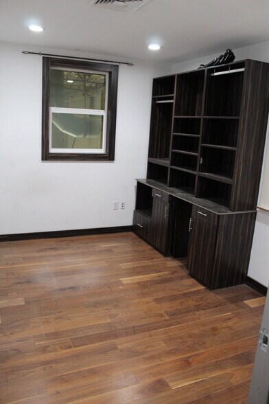 More Photos Of 2919 N Lamb Blvd, Las Vegas Warehouse For Lease