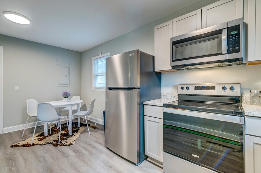 More Photos Of 2703 Spruill Ave, North Charleston Office For Sale