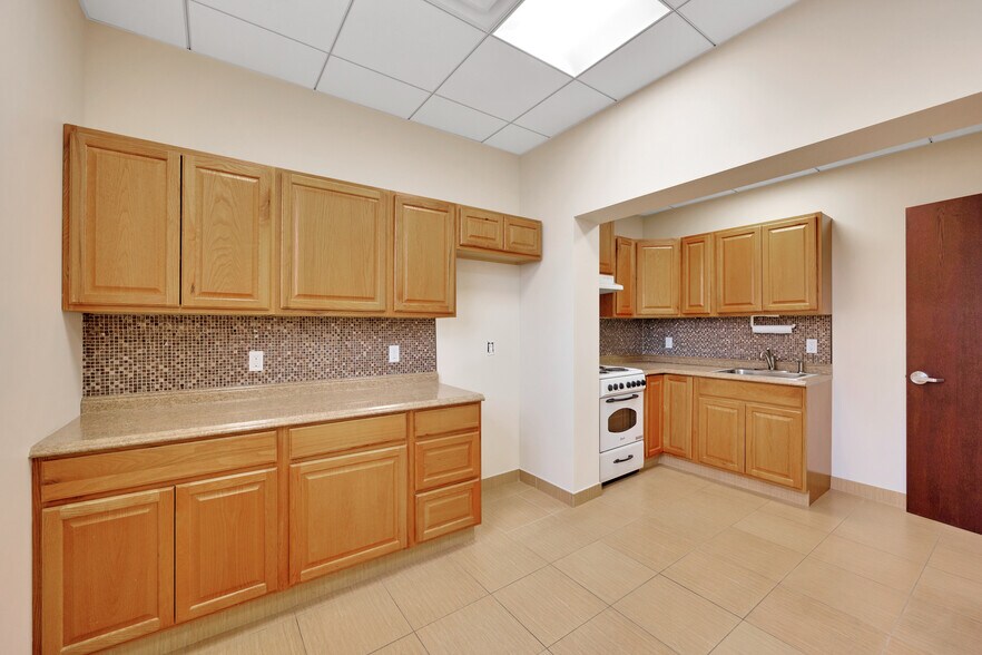 More Photos Of 169 Liberty Ave, Mineola Office For Sale