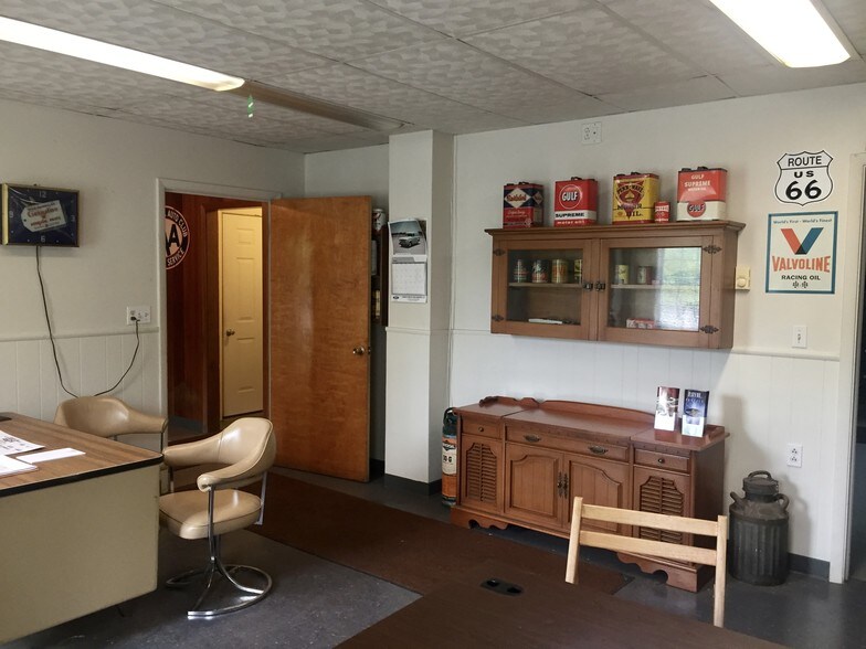 More Photos Of 1426 W River Rd, Waterloo Township Apartments For Lease