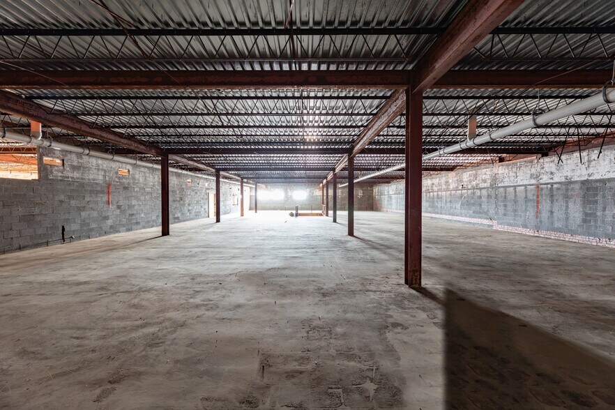 More Photos Of 502-514 6th St N, Texas City General Retail For Sale