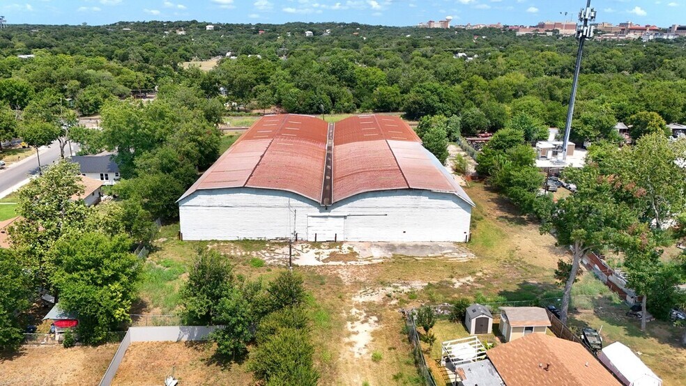 More Photos Of 312 Camacho St, San Marcos Warehouse For Sale