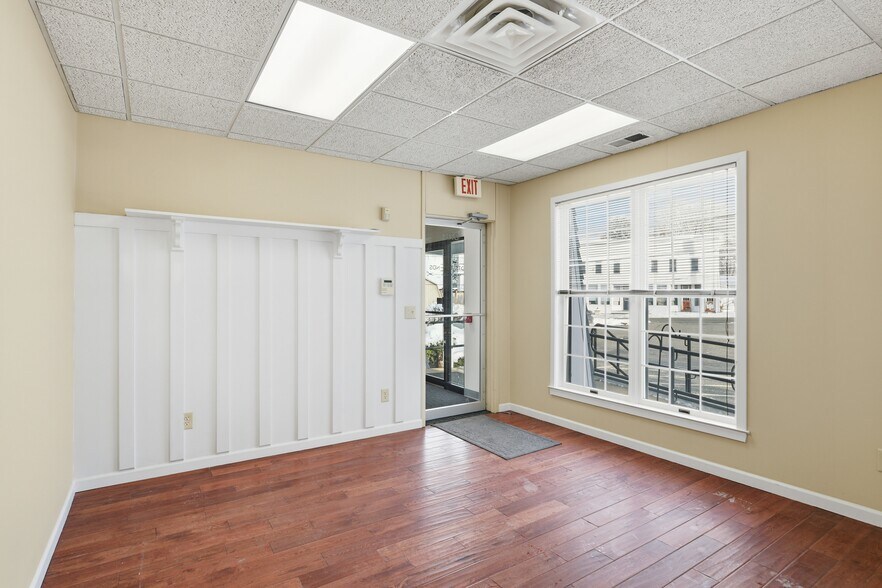 More Photos Of 37 Prospect St, East Longmeadow Storefront Retail Office For Lease