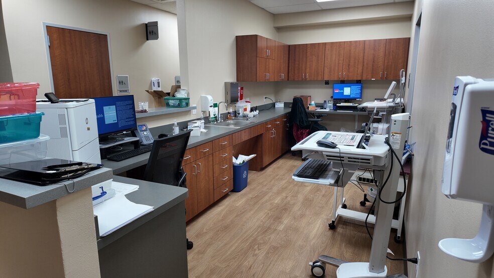 More Photos Of 2401 FM 646, Dickinson Medical For Sale