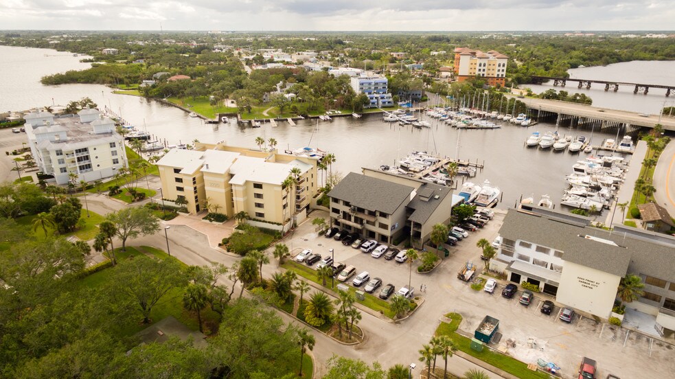 More Photos Of 2210 S Front St, Melbourne Office For Lease