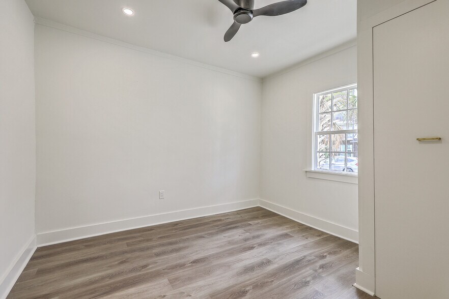 More Photos Of 68 Lee St, Charleston Apartments For Sale