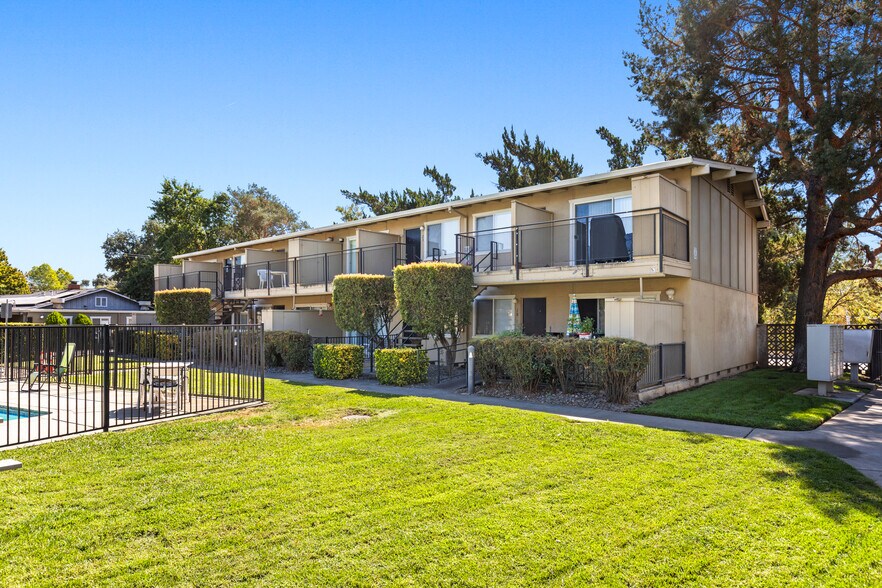 More Photos Of 1350 Manzanita Ave, Chico Apartments For Sale