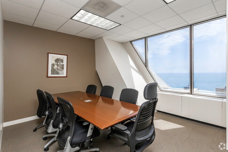 More Photos Of 875 N Michigan Ave, Chicago Coworking Space