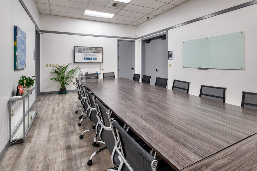 More Photos Of 2265 116th Ave NE, Bellevue Office For Lease
