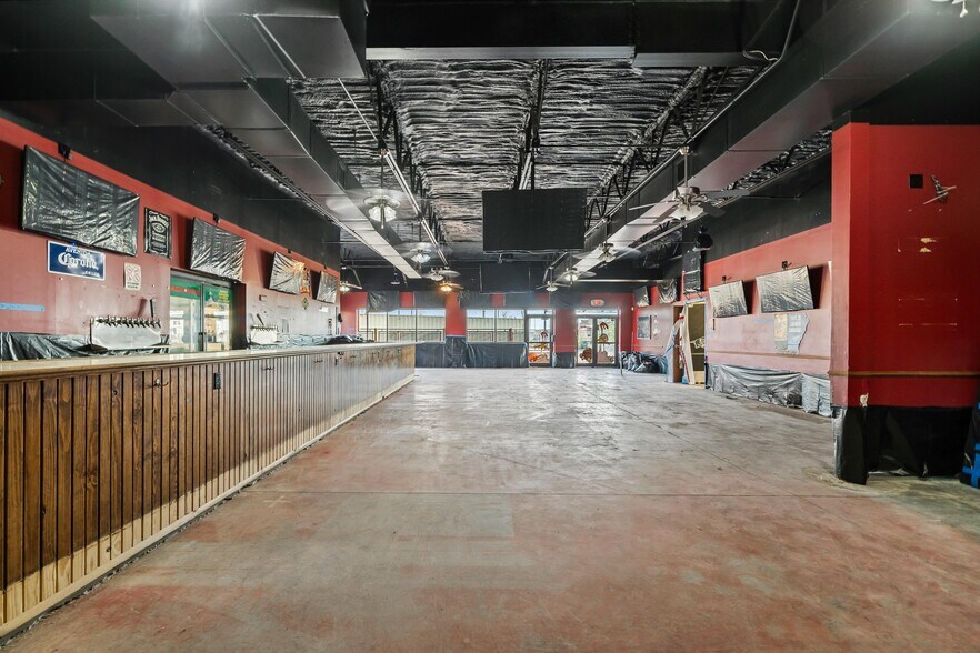 More Photos Of 2221 W Walnut St, Rogers Restaurant For Sale