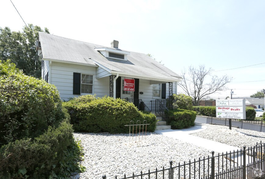 More Photos Of 47 Edinburg Rd, Hamilton Storefront Retail Office For Lease