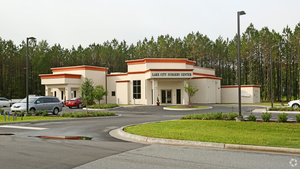 Primary Photo Of 208 SW Prosperity Pl, Lake City Medical For Sale