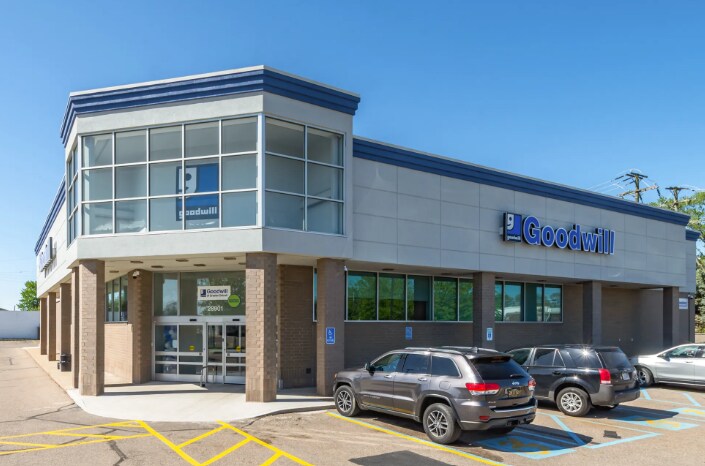 More Photos Of 28901 Greenfield Rd, Southfield Drugstore For Sale