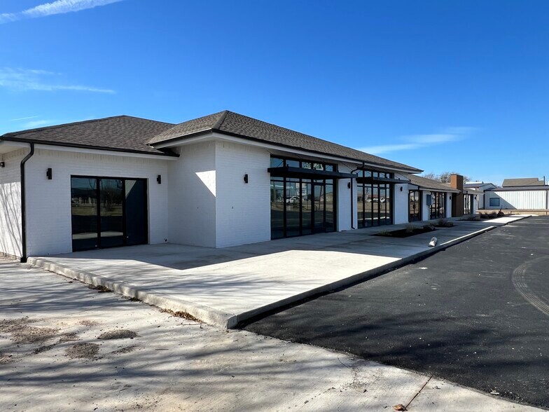 More Photos Of 721 W Main St, Mabank General Retail For Lease