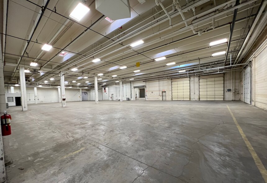 More Photos Of 7615 Warehouse Ave, Winfield Manufacturing For Lease