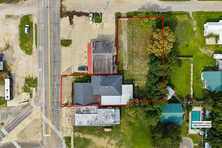 More Photos Of 605 E Broadway St, Jefferson General Retail For Sale