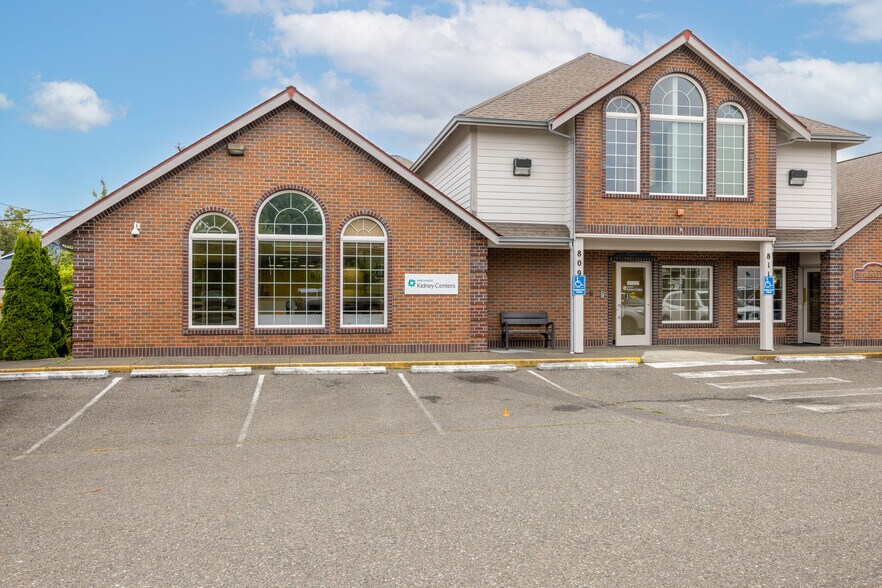 More Photos Of 811 Georgiana St, Port Angeles Medical For Sale