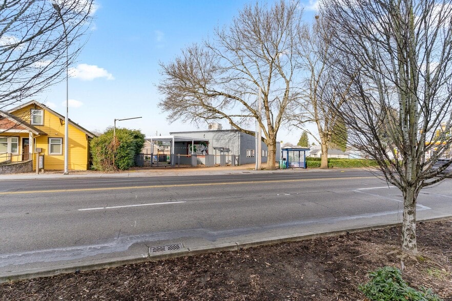 More Photos Of 351 Park Ave N, Renton Restaurant For Sale