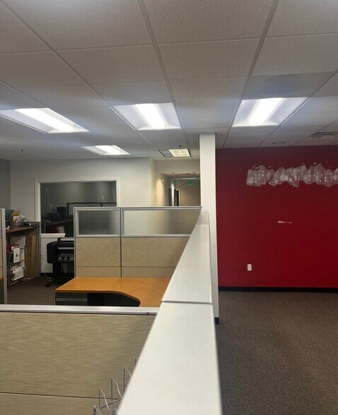 More Photos Of 585-597 W 9400 S, Sandy Warehouse For Lease
