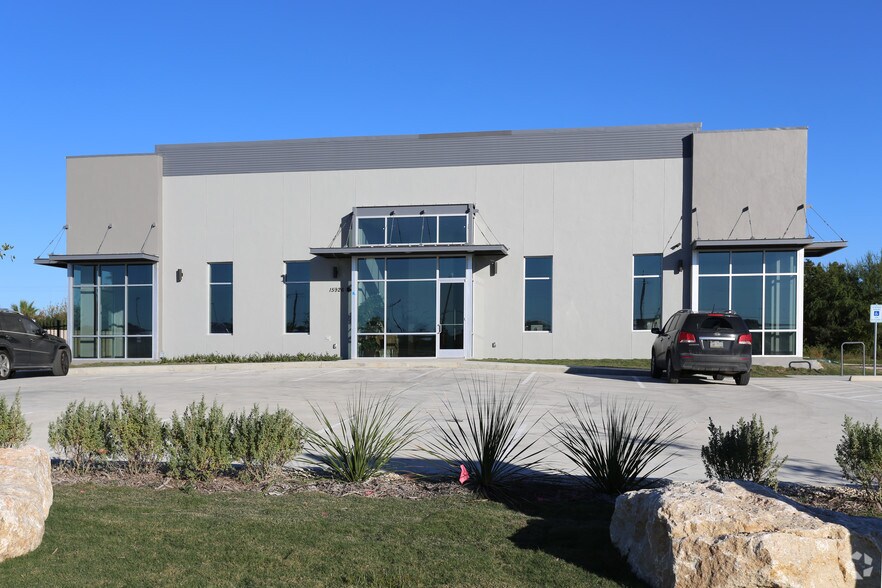 More Photos Of 15926 University Oak, San Antonio Warehouse For Lease