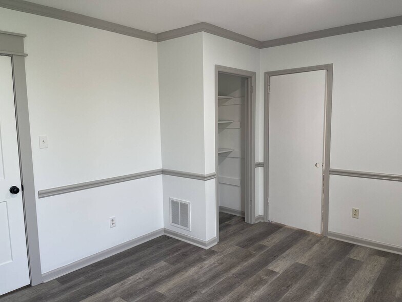 More Photos Of 1009 Keith St NW, Cleveland Office For Lease