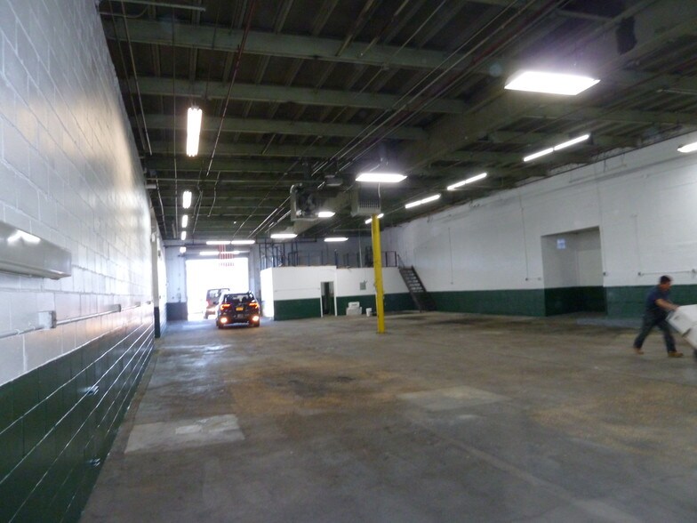 More Photos Of 719 Berriman St, Brooklyn Manufacturing For Lease