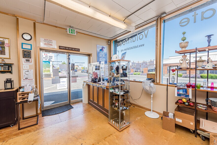 More Photos Of 213 E Washington St, Sequim Storefront Retail Office For Sale