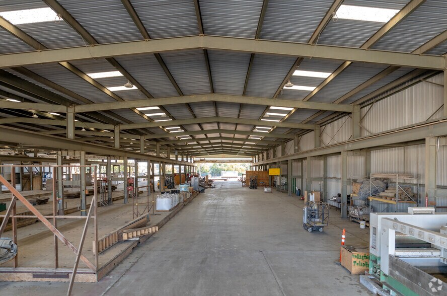 More Photos Of 2310 San Juan Rd, Hollister Manufacturing For Sale