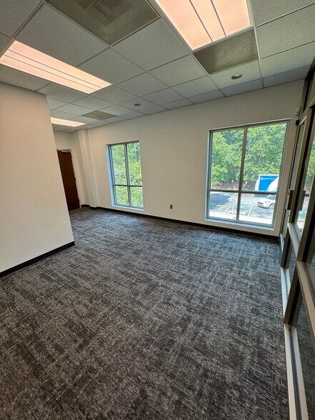 More Photos Of 3604 Bush St, Raleigh Medical For Lease
