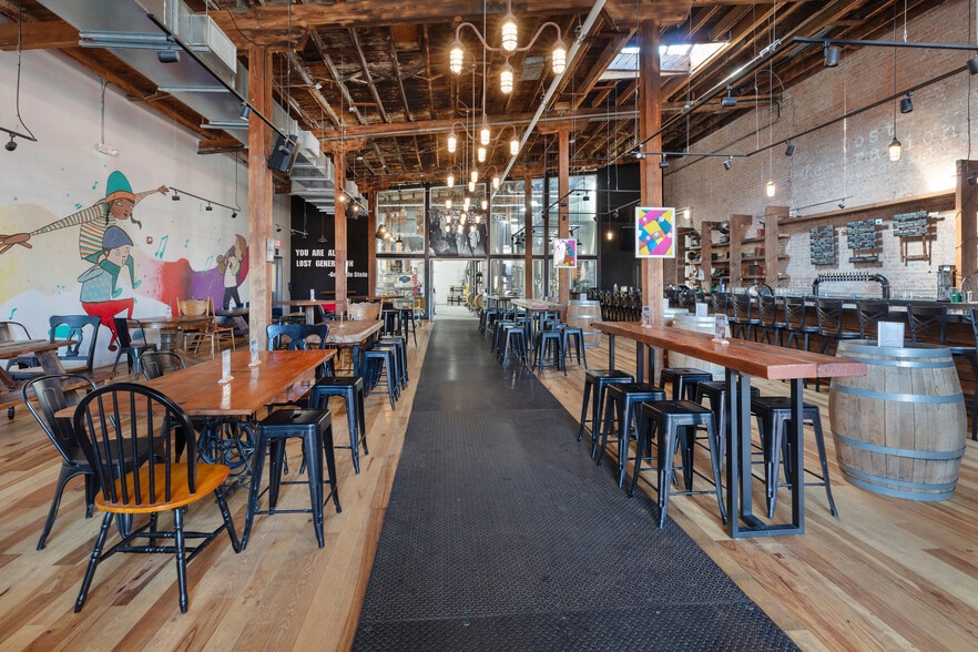 More Photos Of 327 S St NE, Washington Warehouse For Lease