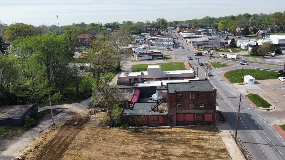 More Photos Of 2622 Woodson Rd, Overland Office Residential For Sale