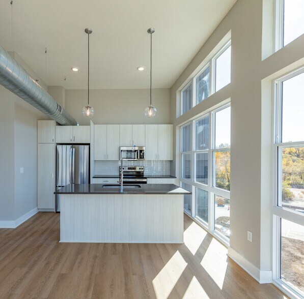 More Photos Of 701 Berkley Pky, Kansas City Apartments For Lease