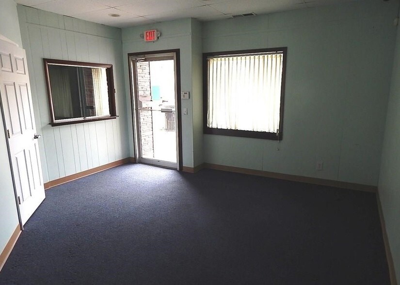 More Photos Of 125 N Fulton St, Wauseon General Retail For Sale