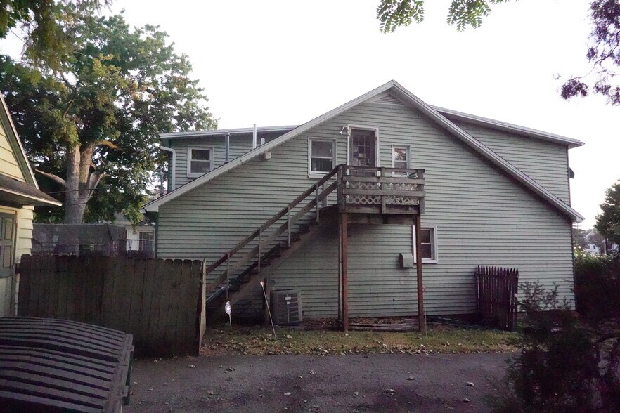 More Photos Of 18 S Third Street, Waterville Office For Sale