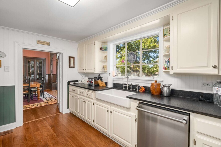 More Photos Of , Lewisburg Specialty For Sale