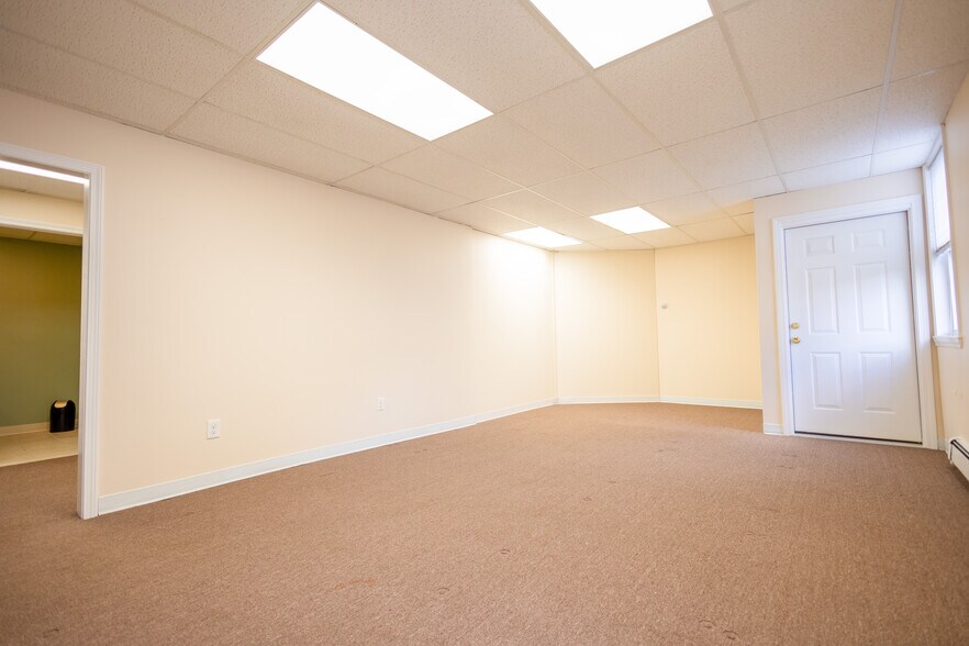 More Photos Of 33 Union St, East Walpole Storefront Retail Residential For Lease