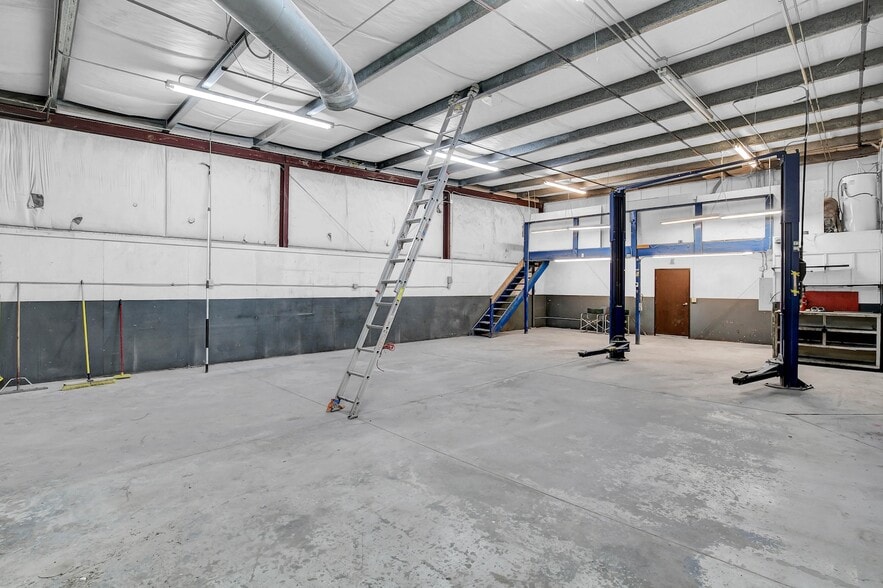 More Photos Of 707 Canyon Rd, Boulder City Warehouse For Sale