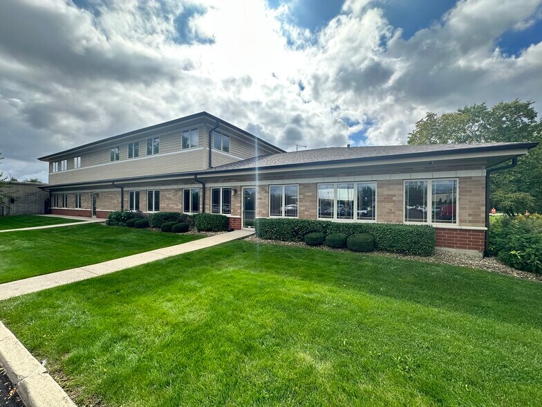 More Photos Of 5100 W 127th St, Alsip Office Residential For Lease
