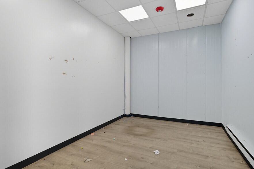 More Photos Of 122 Pleasant St, Easthampton Industrial For Lease