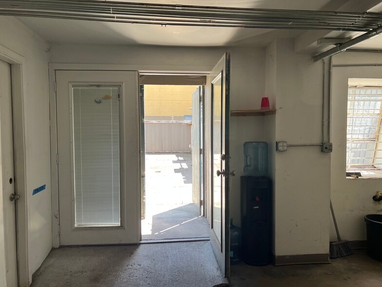 More Photos Of 4800 Bissell Ave, Richmond Manufacturing For Sale
