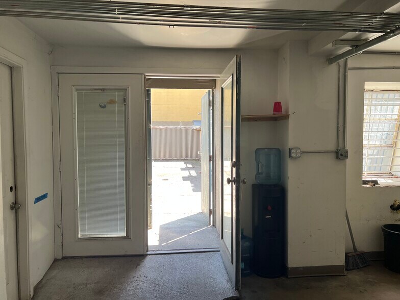 More Photos Of 4800 Bissell Ave, Richmond Manufacturing For Sale
