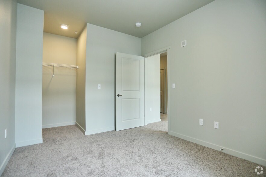 More Photos Of 913 S Jackson St, Seattle Apartments For Lease