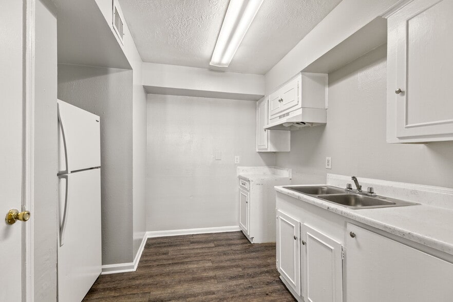 More Photos Of 8800 Gulf Fwy, Houston Apartments For Sale