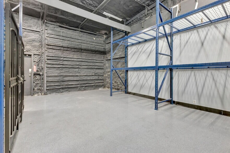 More Photos Of 228 Hibiscus St, Jupiter Light Manufacturing For Sale