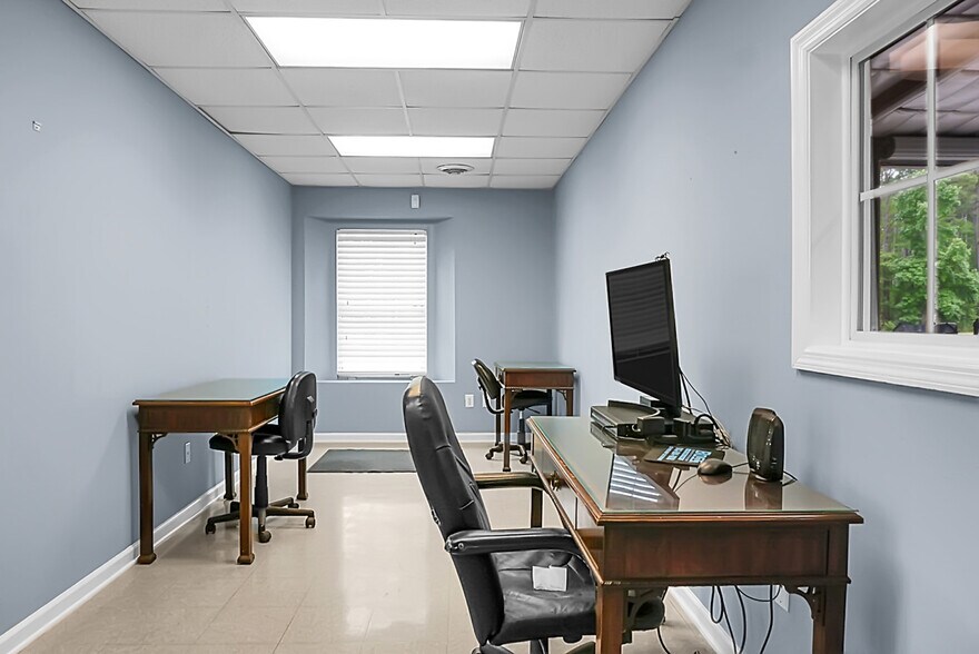More Photos Of 1307 State Rd, Summerville Warehouse For Lease