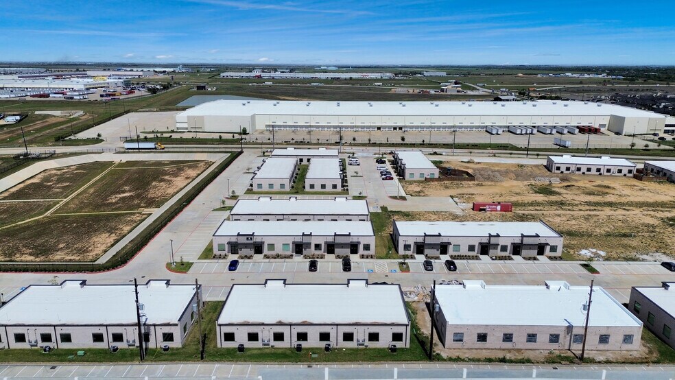 More Photos Of 30625 Kingsland Blvd, Brookshire Office For Lease