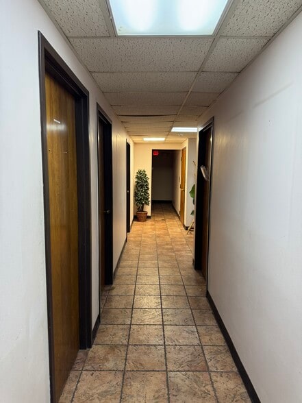 More Photos Of 8716 SE 15th St, Oklahoma City Distribution For Sale