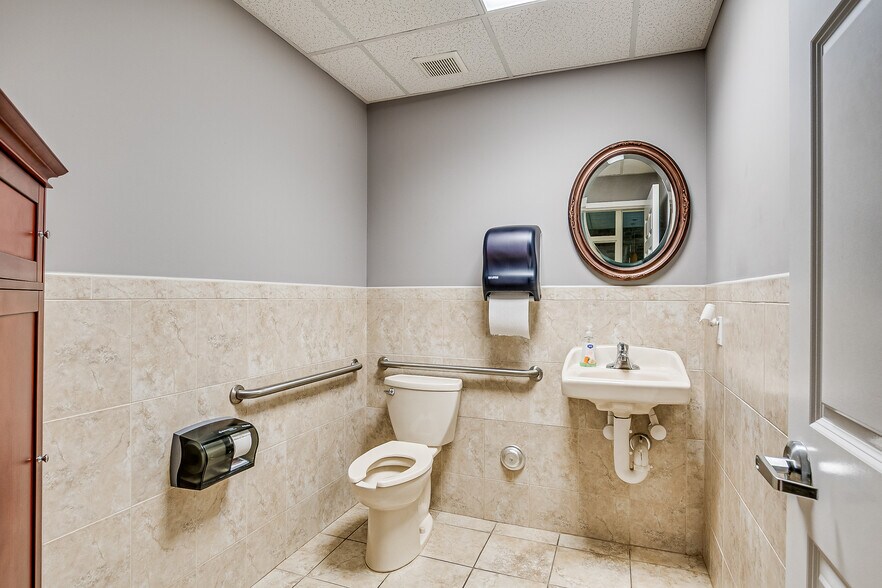 More Photos Of 1555 Ruth Rd, North Brunswick Office For Lease