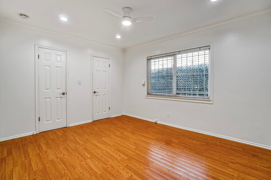 More Photos Of 525 N Sweetzer Ave, Los Angeles Apartments For Sale