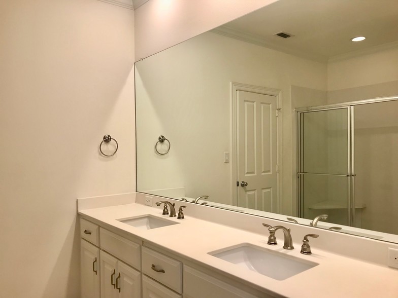 More Photos Of 2980 Elkton Trl, Tyler Apartments For Sale